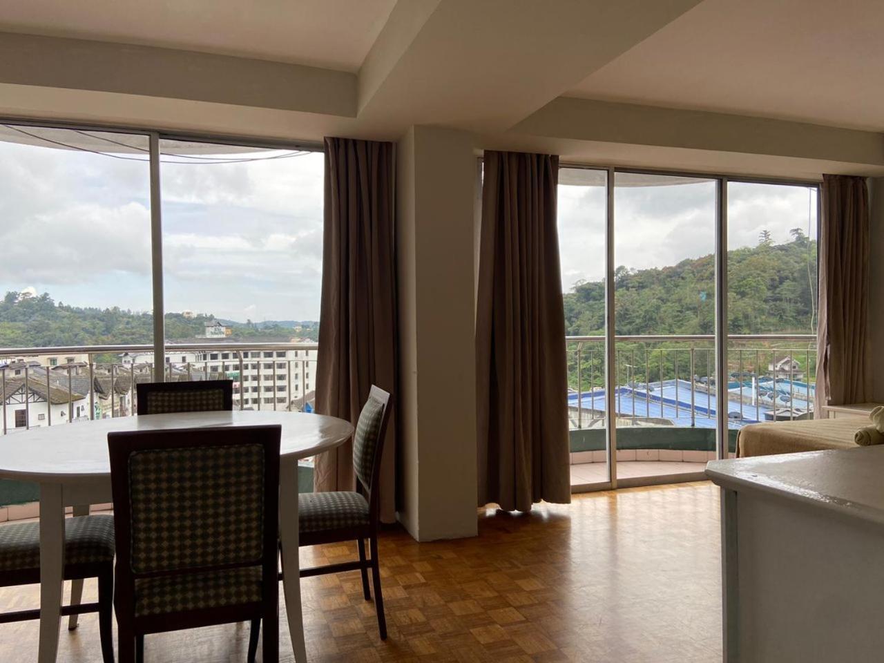 The Little Star Studio Hotel- Star Regency Бринчанг Экстерьер фото